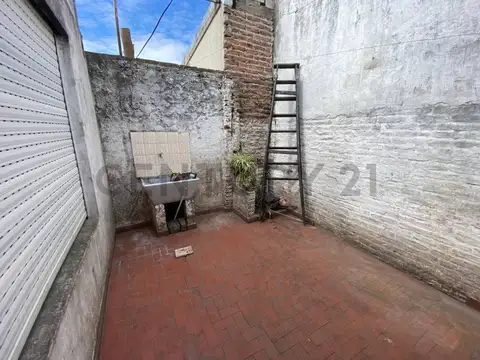 PH 2 AMBIENTES EN VENTA EN LOMAS DE ZAMORA CON PATIO