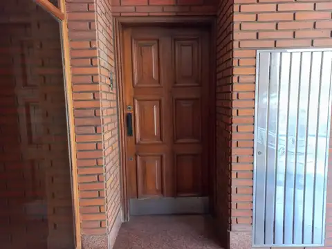 Avenida Almirante Brown 700