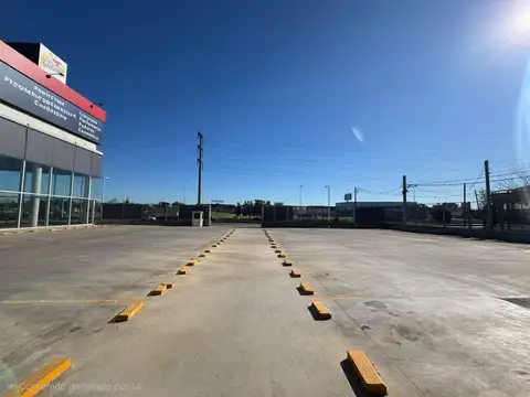Complejo Comercial 7.472 m² - Deposito - Local - Oficinas - baños y vestuarios c/ Estac. - Moreno