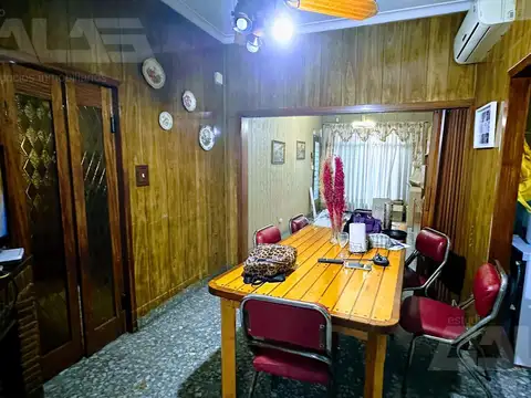 Casa 5 ambientes con 2 baños