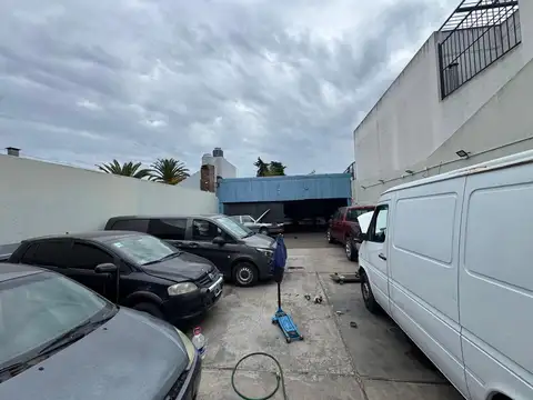 Calle 80 entre 3 y 4 400