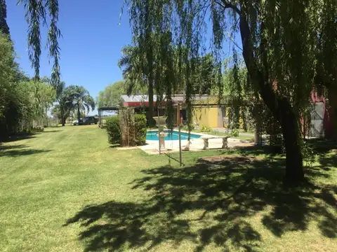 Excelente Casa Quinta sobre Ruta 19