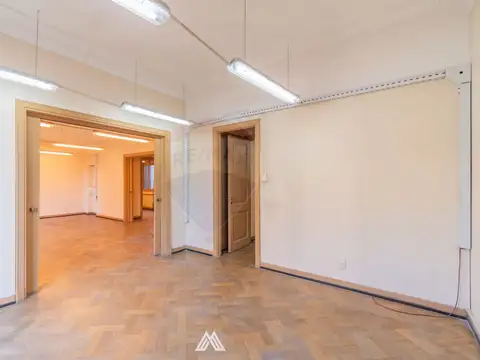 Oficina en Venta 85 años