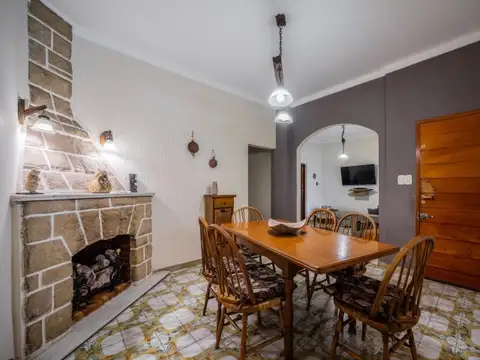Casa en Venta con 3 cocheras
