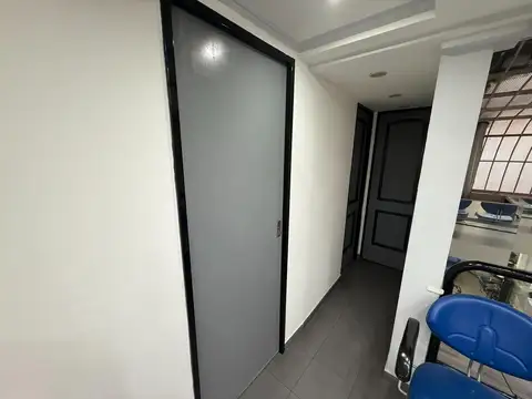 Local Comercial 75m² en tres niveles sobre Av. San Martín