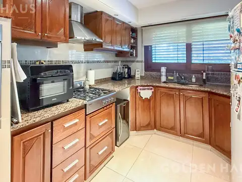 Casa 5 ambientes con 4 baños