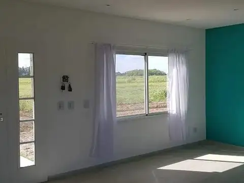 Casa 4 ambientes con 1 baño