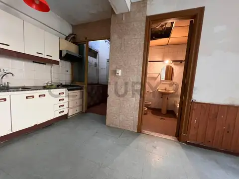 Samuel Spiro 5700, Piso 1