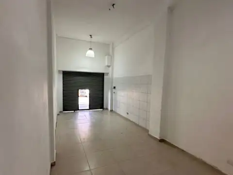 Local en Alquiler en Gregorio de Laferrere, $ 1.000.000