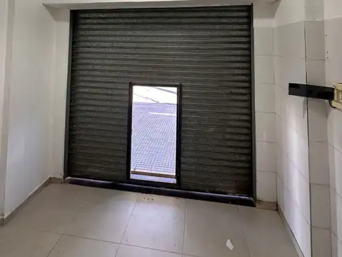 Local - Alquiler - Argentina, La Matanza - Av. Luro 5472