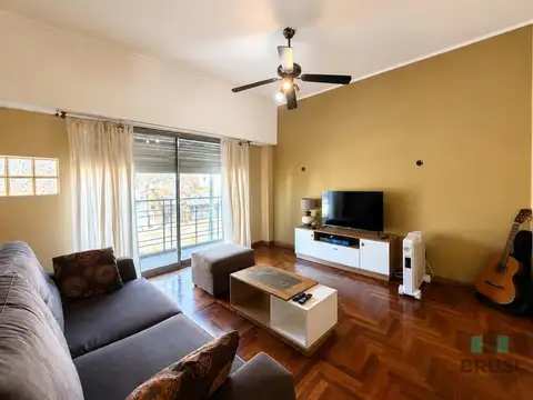 Departamento en Venta con 2 cochera