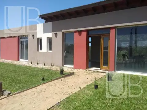 Casa 4 ambientes con 3 baños