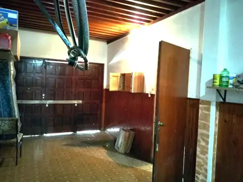 Venta Casa Hurlingham, quincho y parrilla