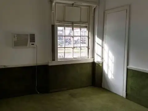 Roque Saenz Peña 1100 - Oficina al frente - San Nicolas