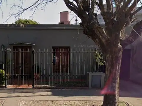 VENTA - CASA 4 AMB. - FONDO - PILETA - COCHERA - EL PALOMAR