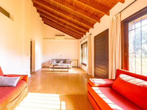 Casa en Venta con 6 cocheras