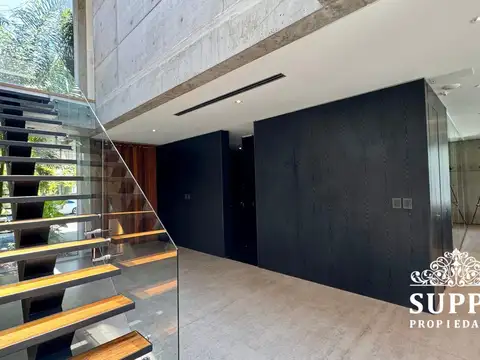 Casa 7 ambientes con 5 baños