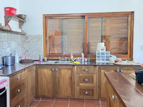 Casa 5 ambientes con 2 baños