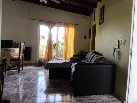 Depto Tipo Casa en Venta de 3 ambientes