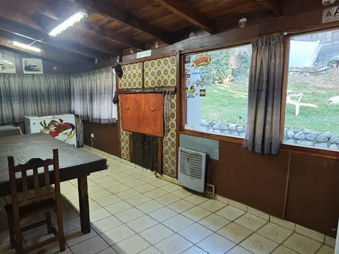 Casa 4 ambientes con 2 baños