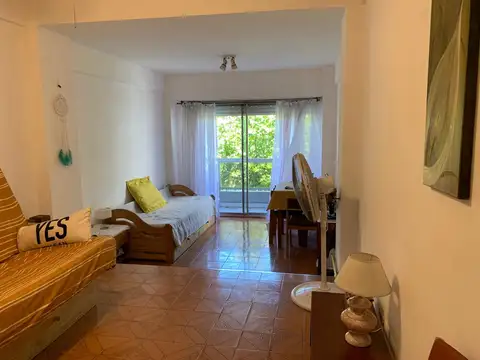 MONOAMBIENTE DE 35 M2 TOTALES AL FRENTE CON BALCON