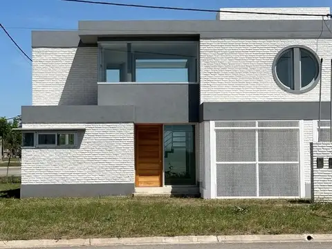 CASA EN VENTA 2 DORMITORIOS A ESTRENAR ALVEAR