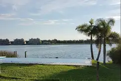 Áreas comunes piscina, club-house en el Barrio cerrado, San Francisco -Villanueva