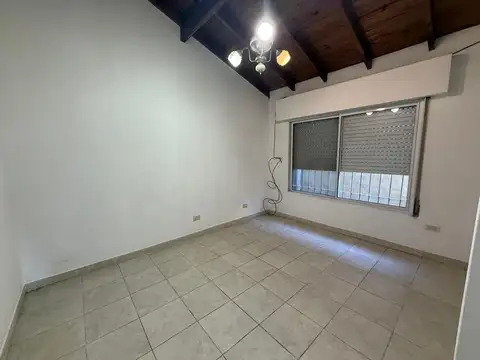 Depto Tipo Casa en Alquiler de 1 dormitorio