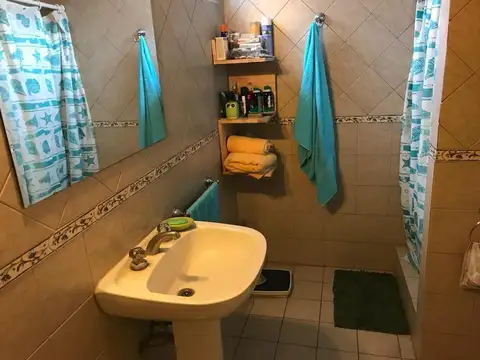 Casa tres ambientes + casa 2 ambientes- Ituzaingó