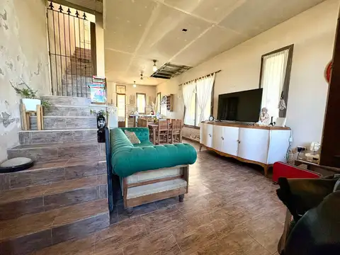 Casa en Venta con 3 cocheras