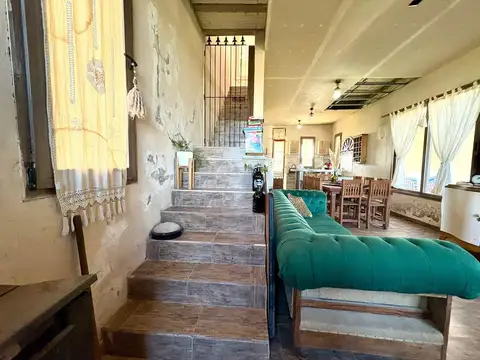 Casa en Venta con 3 cocheras