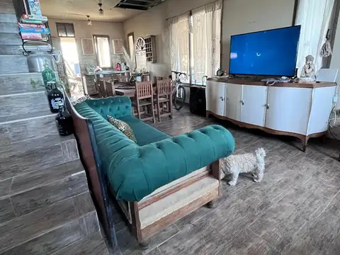 Casa 3 ambientes con 2 baños