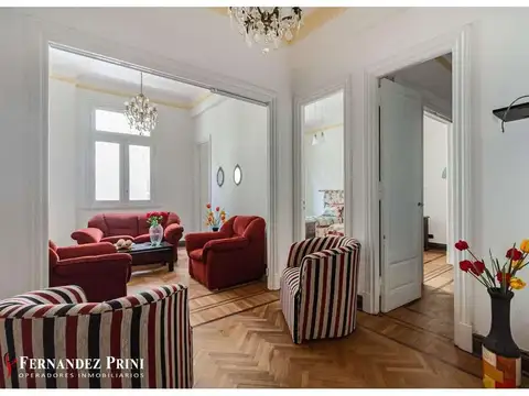 Excelente departamento apto profesional al frente, muy luminoso. Con cochera opcional