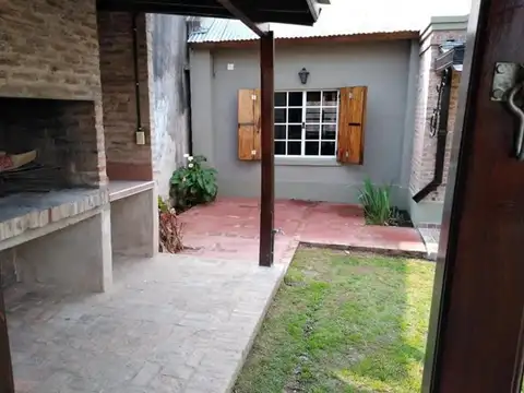 Casa 4 ambientes con 1 baño