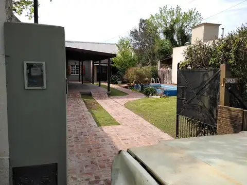 VENTA CASA 4 AMBIENTES COCHERA SAN VICENTE PERMUTA Y FINANCIACION PRIVADA SAN VICENTE