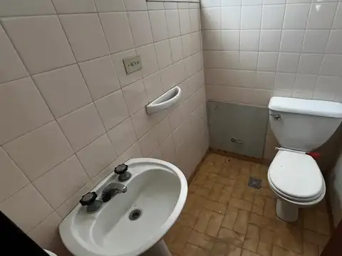 Av. Ing. Agustín Rocca 100, Piso 4