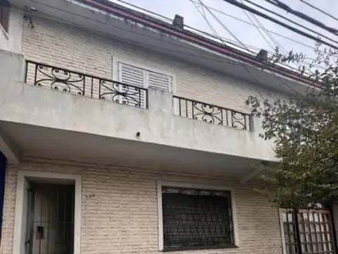 Avenida Andrés Rolón 700