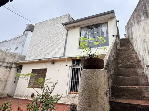 Venta de casa multifamiliar en  San Isidro con patio y terraza