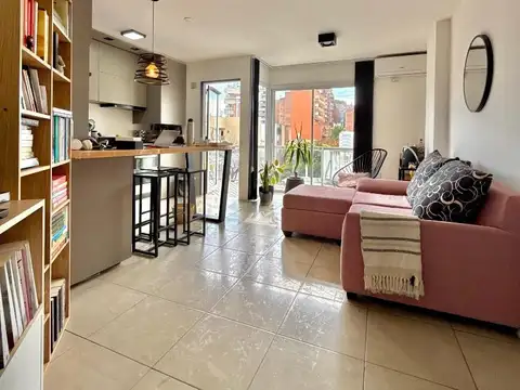 Venta departamento con balcón Nueva Córdoba