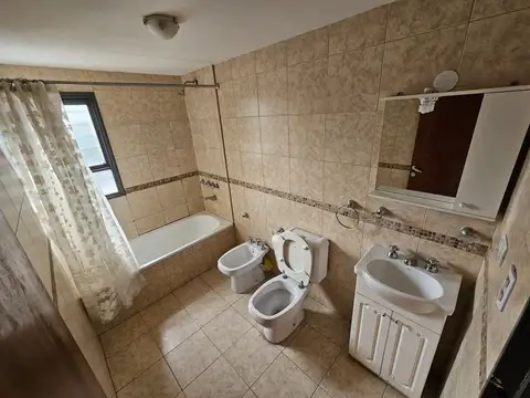 Departamento en Alquiler con 1 cocheras