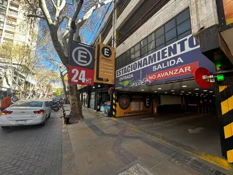 COCHERA EN VENTA EN MICROCENTRO