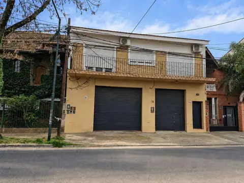 Venta en block 2 locales+ vivienda y fondo libre