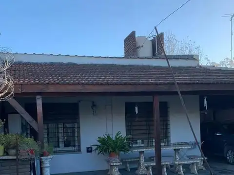 Excelente casa a la Venta en el centro de Pilar.