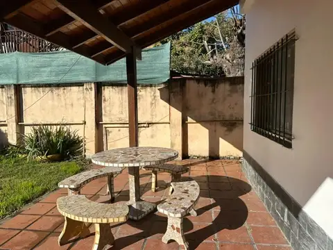 Casa 4 ambientes con 1 baño