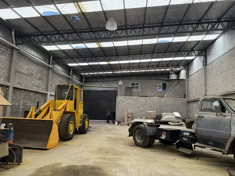 Galpon en Venta en Jose Leon Suarez, USD 250.000