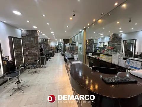 Local Amplio en Tribunales 170 M2.con sótano
