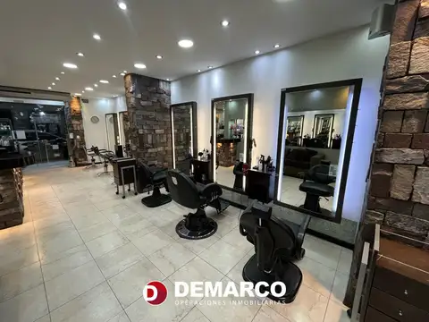 Local Amplio en Tribunales 170 M2.con sótano
