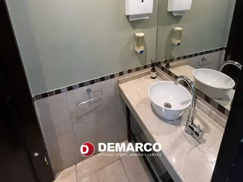 Local en Venta en Tribunales, USD 184.000