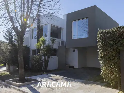 Casa en Alquiler de 3 dormitorios