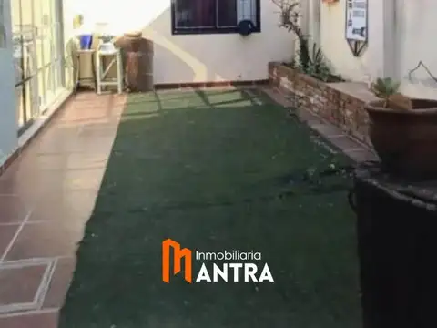 Casa 2 ambientes con 1 baño